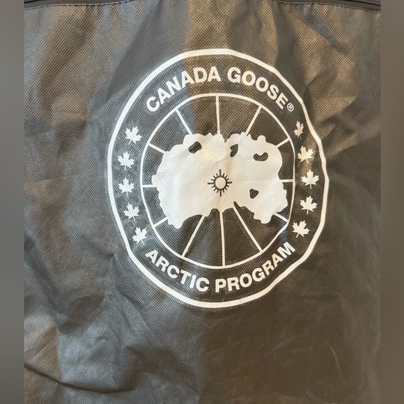 Canada Goose Women’s Lorette Parka - Picture 12 of 15